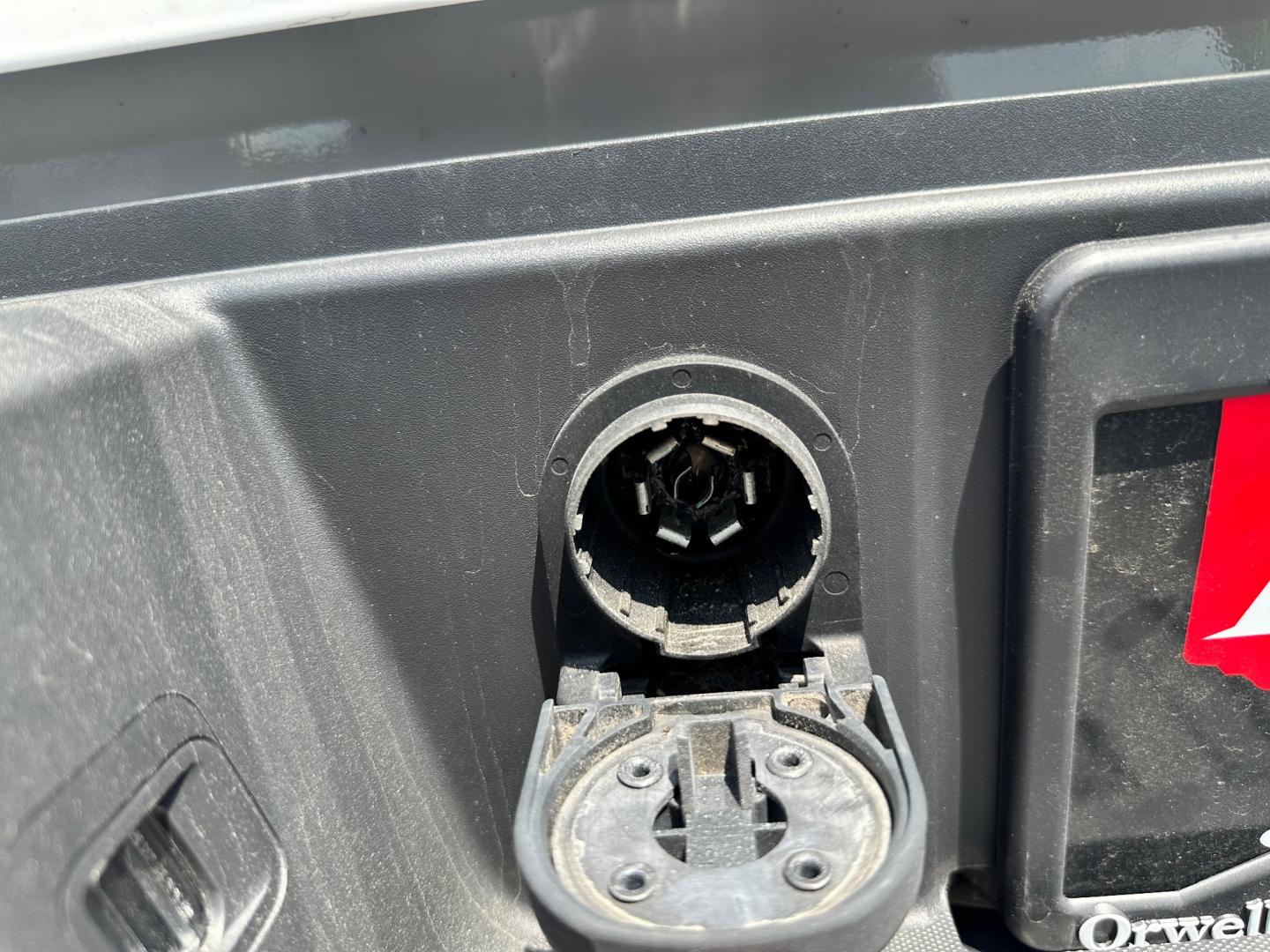 2017 White /Black Chevrolet Silverado 1500 LT (1GCVKREH5HZ) with an 4.3L V6 OHV 12V engine, 6-Speed Automatic transmission, located at 11115 Chardon Rd. , Chardon, OH, 44024, (440) 214-9705, 41.580246, -81.241943 - Photo#38